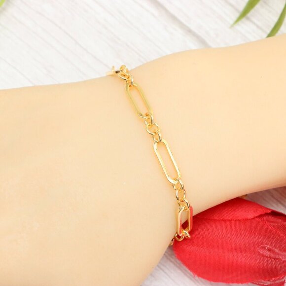 "Trendy Handmade Bracelet – A Thoughtful Gift for Girls & Women | UNVRC1530 - Picture 10 of 10